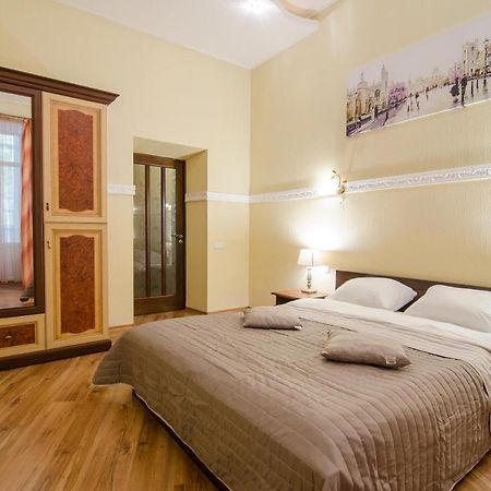 Apartment At Malaya Zhytomyrska 5 키예프 외부 사진