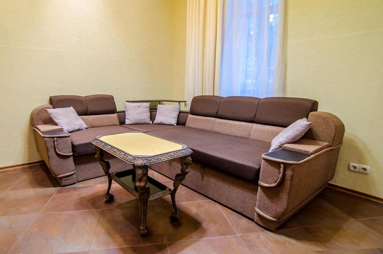 Apartment At Malaya Zhytomyrska 5 키예프 외부 사진