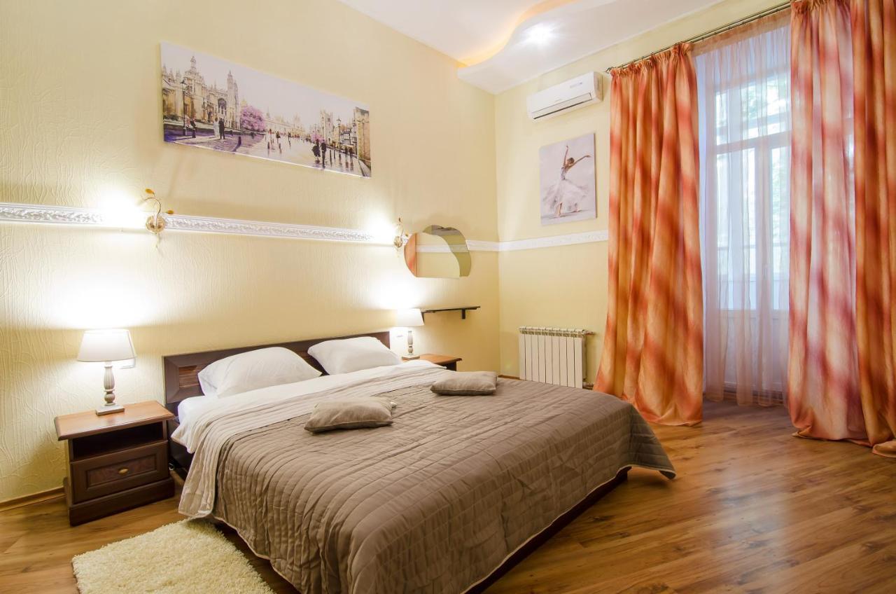Apartment At Malaya Zhytomyrska 5 키예프 외부 사진