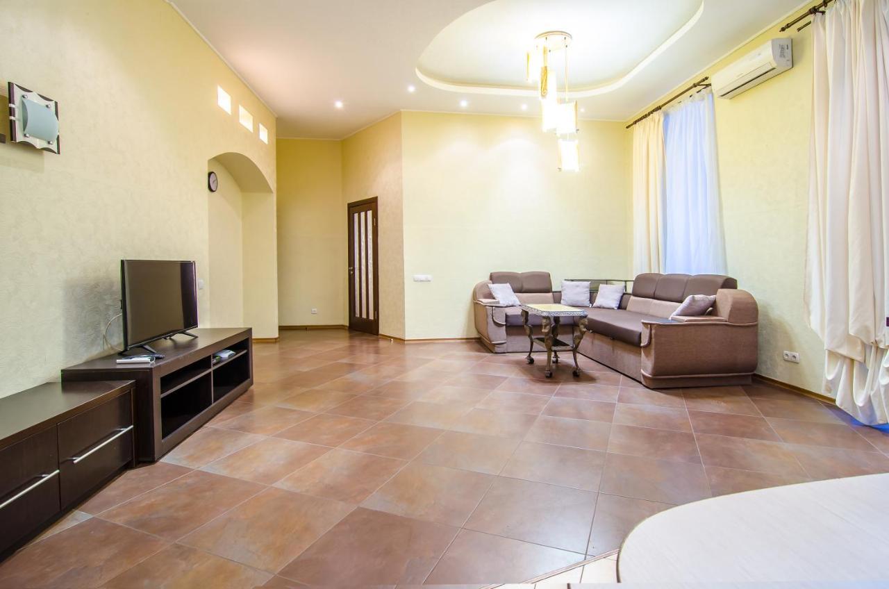 Apartment At Malaya Zhytomyrska 5 키예프 외부 사진