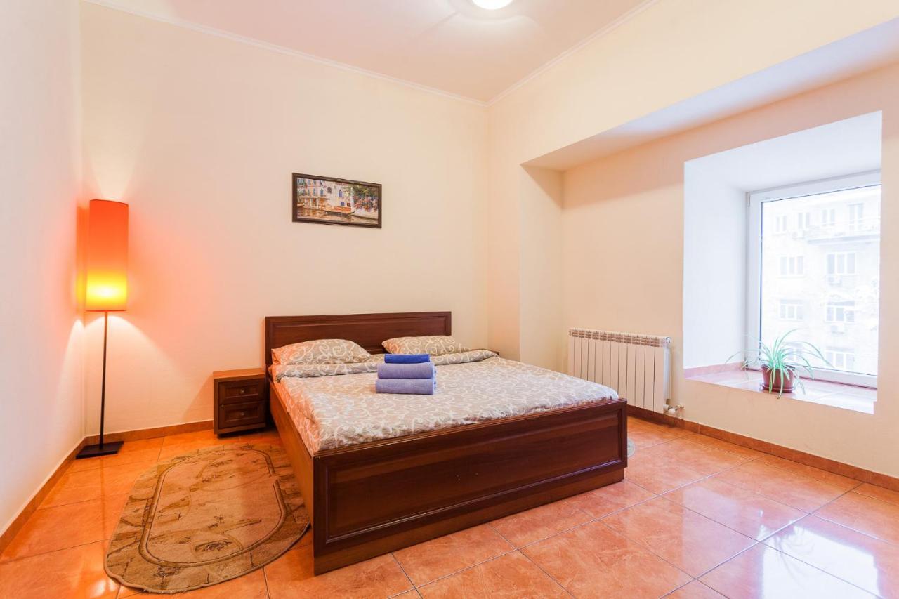 Apartment At Malaya Zhytomyrska 5 키예프 외부 사진