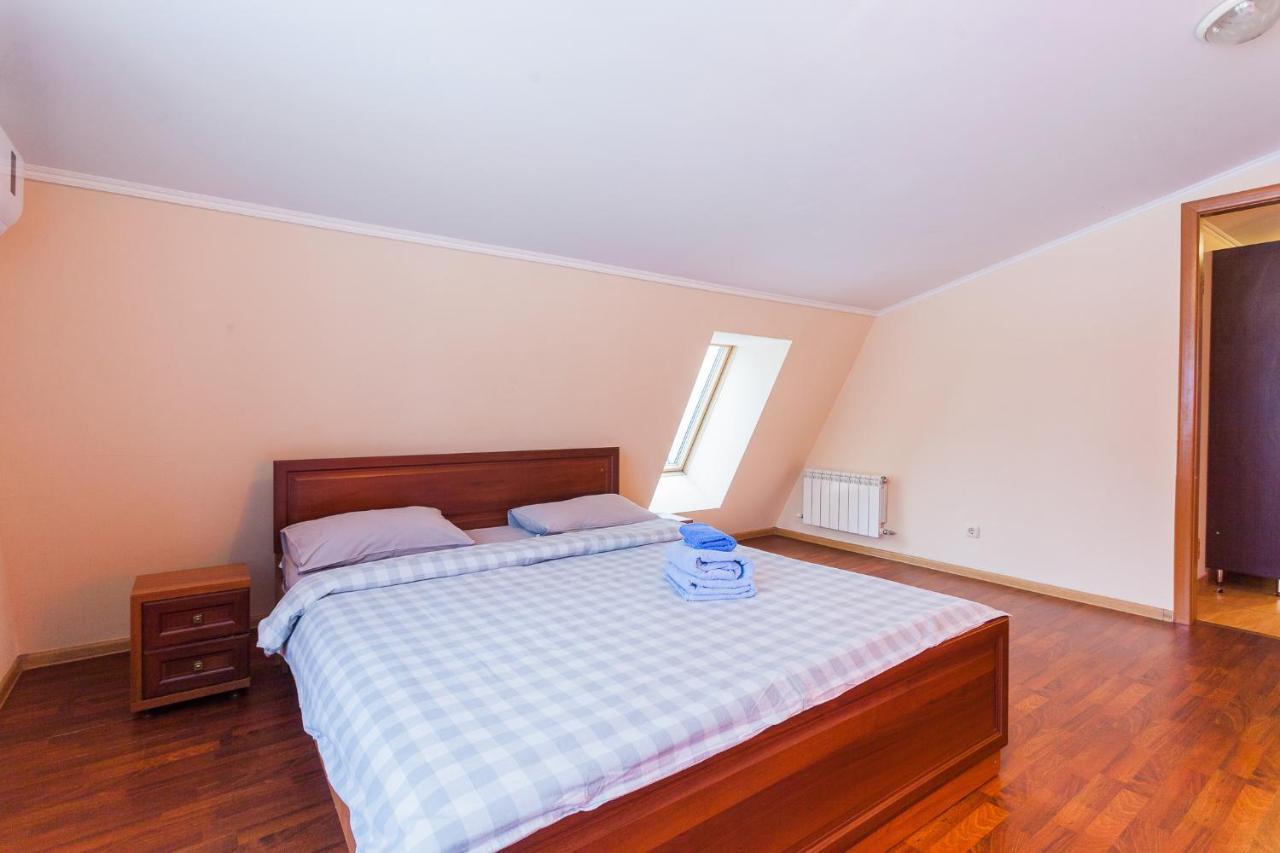 Apartment At Malaya Zhytomyrska 5 키예프 외부 사진